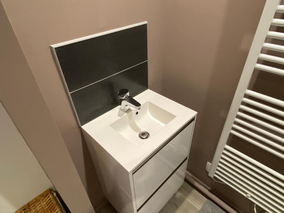 Logements Equipes A Onnaing Avec Espace Balneo En Option Proche Toyota, Autoroute Et Valenciennes Dış mekan fotoğraf