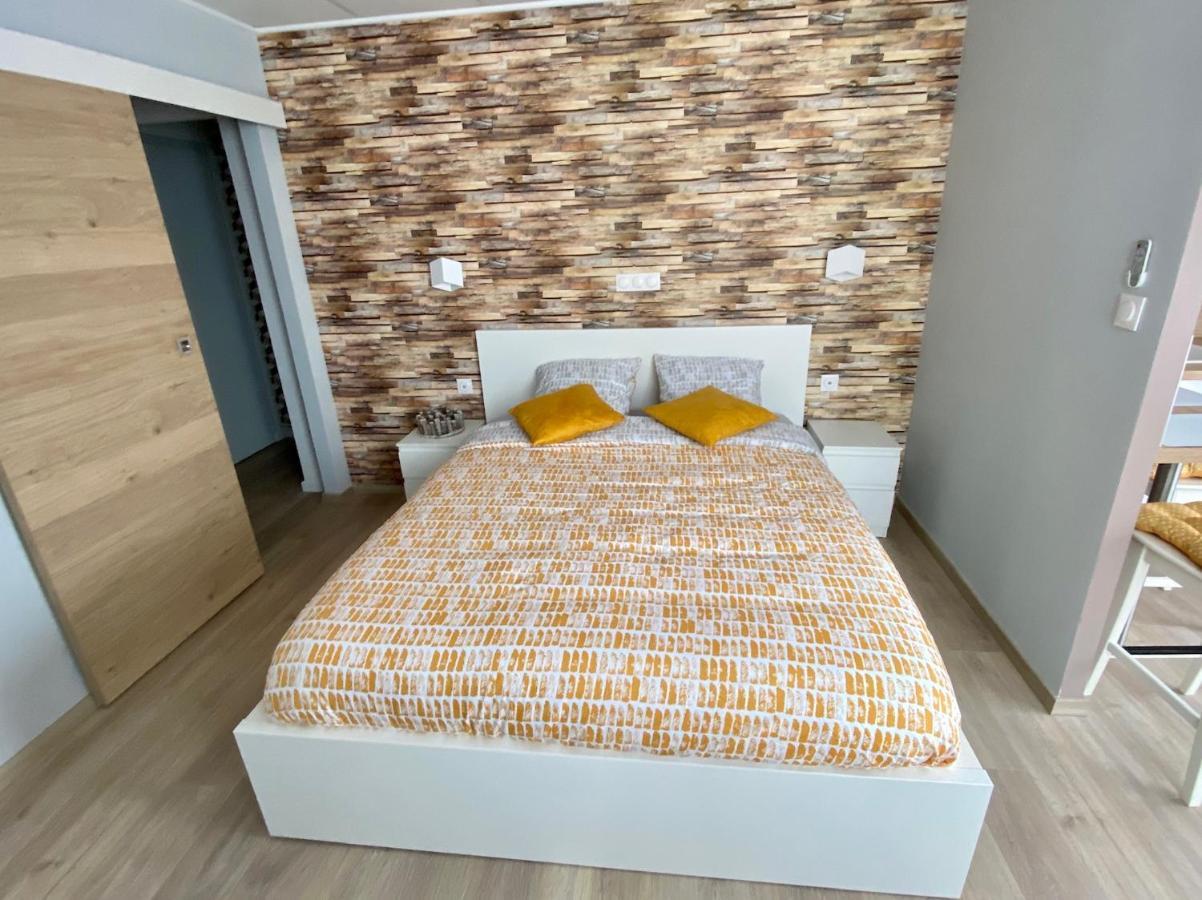 Logements Equipes A Onnaing Avec Espace Balneo En Option Proche Toyota, Autoroute Et Valenciennes Dış mekan fotoğraf