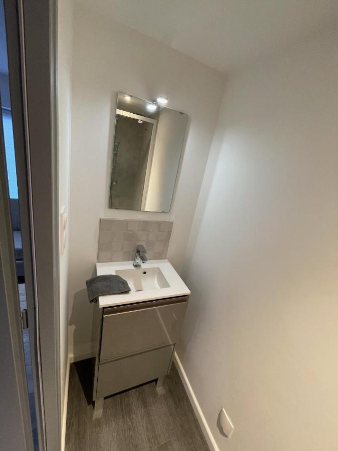 Logements Equipes A Onnaing Avec Espace Balneo En Option Proche Toyota, Autoroute Et Valenciennes Dış mekan fotoğraf